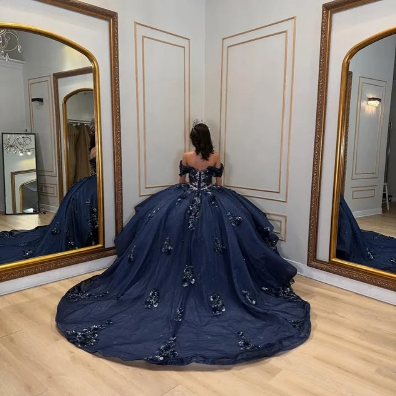Robes de Quinceanera bleu foncé brillant personnalisées, épaules dénudées, paillettes de cristal, appliques de fleurs, longue queue, 15