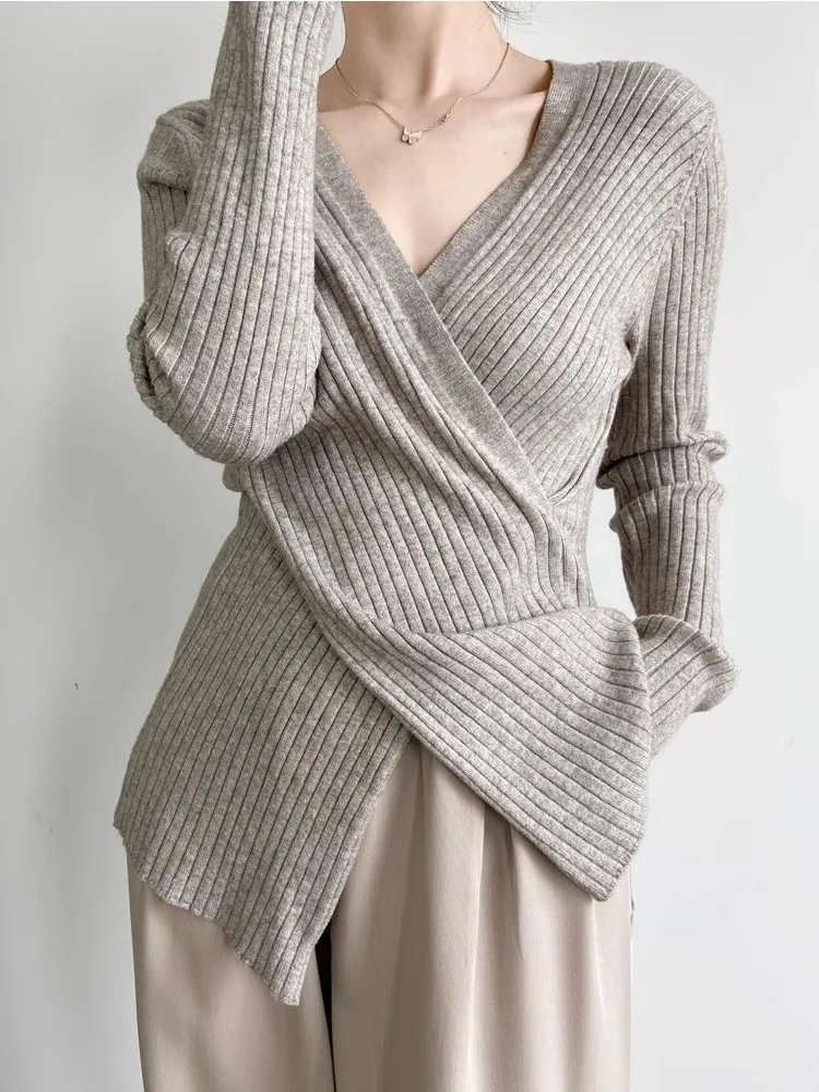 

Temperament V-Neck Chic Knitted Sweater For Women In Autumn And Winter, Irregular Design, Exposed Collarbone Slim Fit Sweater