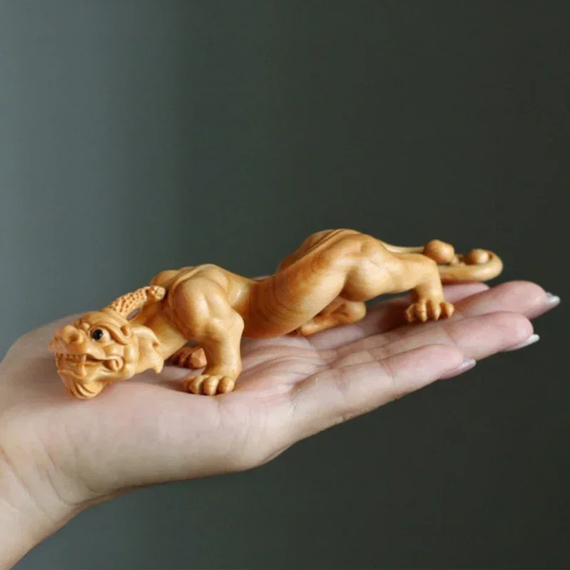 

MOYU Cliff Cedar Wood Carvings Dragon Wenplay Piece Creative Chinese Craft Solid Wood Crafts Office Desk Decoration Home Decor