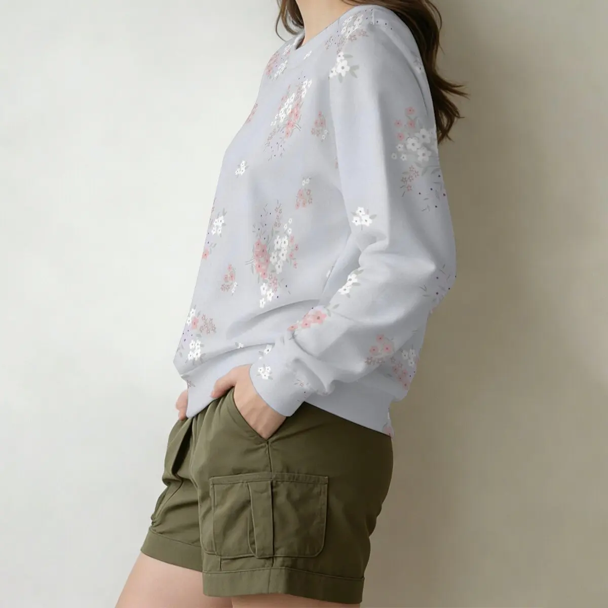 Women's casual round neck sweatshirt with small floral print, soft and skin-friendly, perfect for spring and autumn.