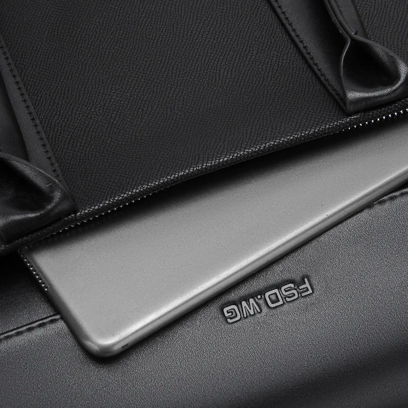 Business Briefcase Large Capacity Shoulder Office Handbag Commuting Casual Waterproof Crossbody Men's Messenger Luxury Men Bag