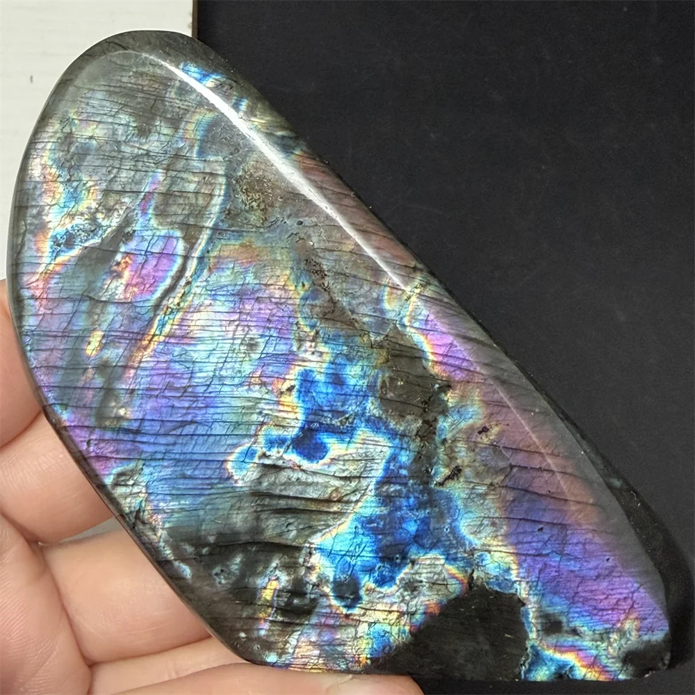 Unusual Natural Aurora Green Light Labradorite Ornaments Bright Purple Light Labrador Stones Specimen Standing Beads Blocks