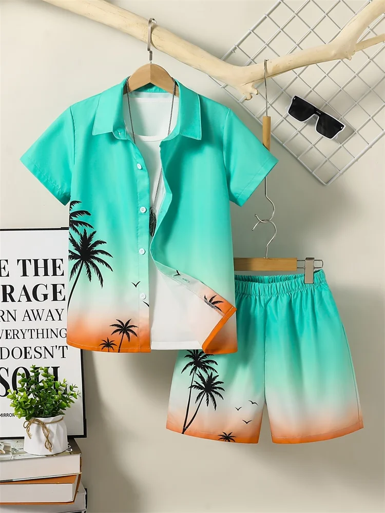 Men's Fashionable Short-sleeved Shirt Set With Green Tropical Palm Tree Print And Hawaiian Beach Vacation Style