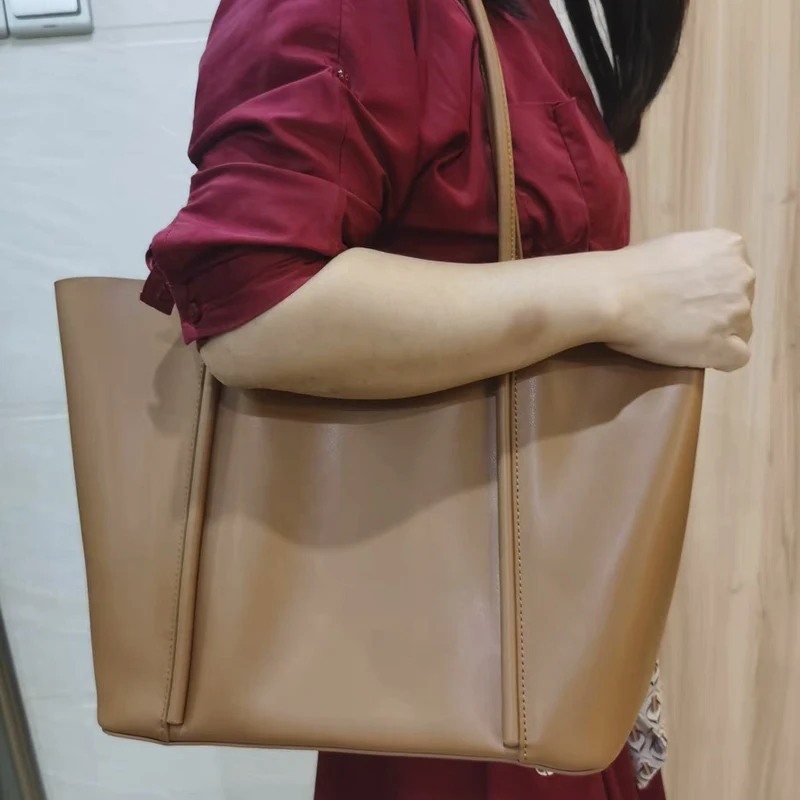 Borse a mano classiche di grande capacità per le donne borsa e portamonete di design di lusso 2023 novità In PU con tasca interna sotto le ascelle