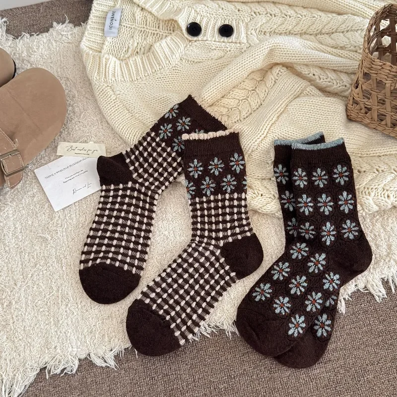 4 Pairs Women's Vintage Brown Floral Jacquard Ankle/Mid-Calf Socks Suitable for Autumn Winter Warmth Ruffled Cuff Cable Socks