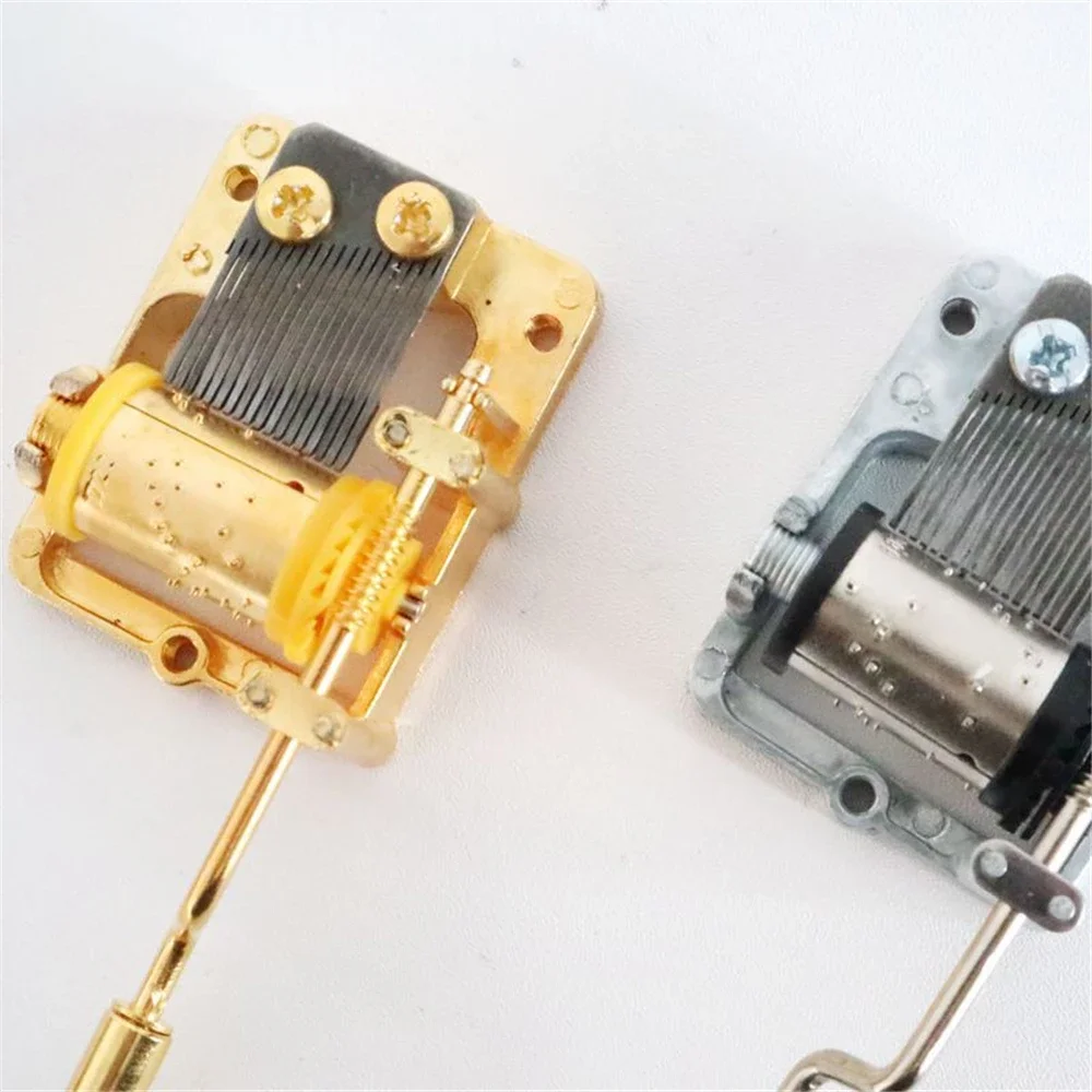 Merry Christmas Mini Music Box Movement Random Color Hand DIY Mechanism Gifts for Children You Are My Sunshine Little Star