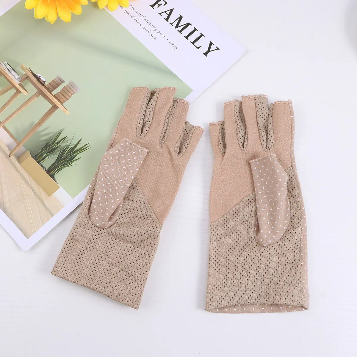 

1 Pair Sunblock Half Finger Uv Protection Gloves Lightweight Cotton Breathable Non Skid Gloves for Outdoor Cycling Driving