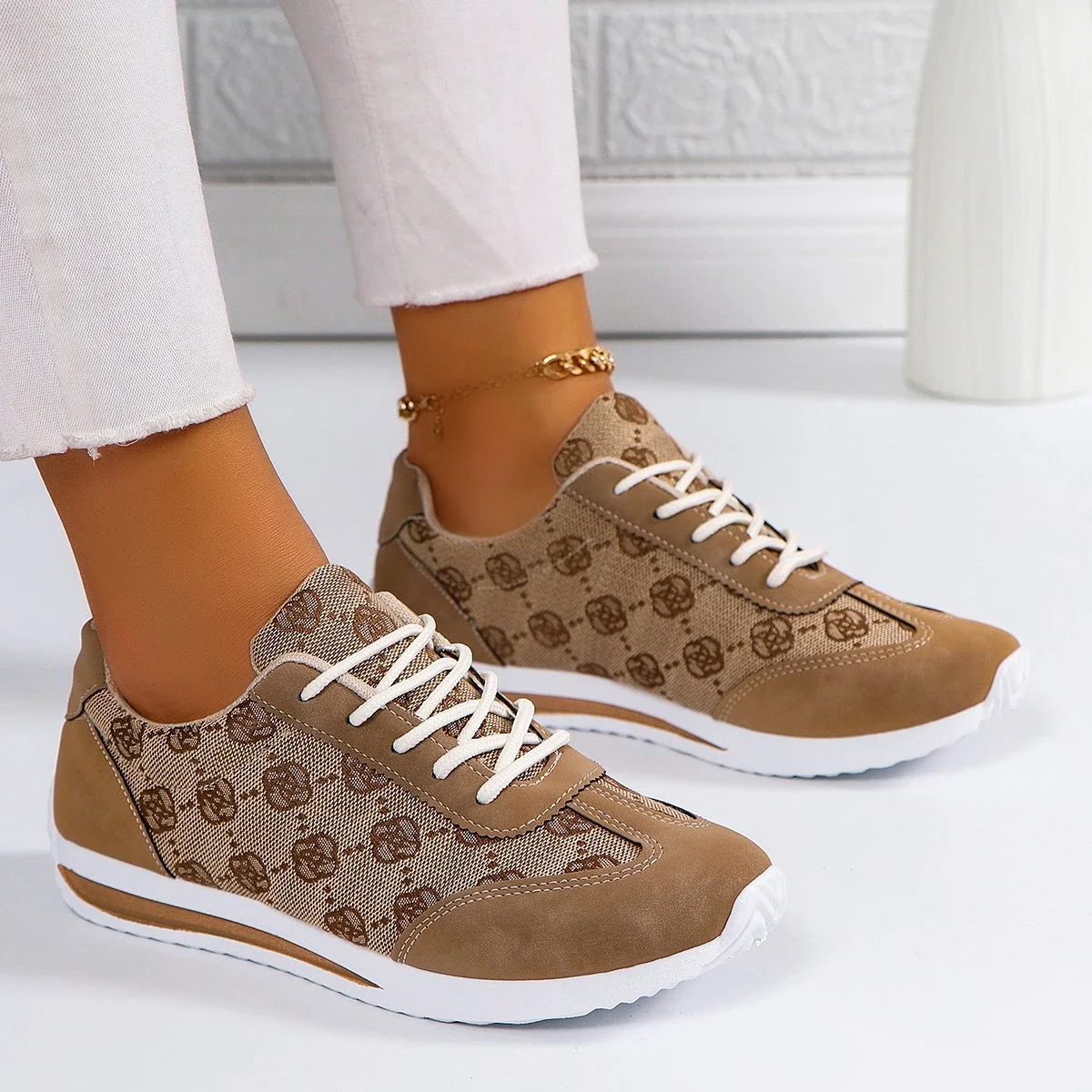 Women Sneakers 2024 Spring Autumn Fashion Outdoor Versatile Sneakers Women Casual Comfortable Lace Up Walking Shoes for Women