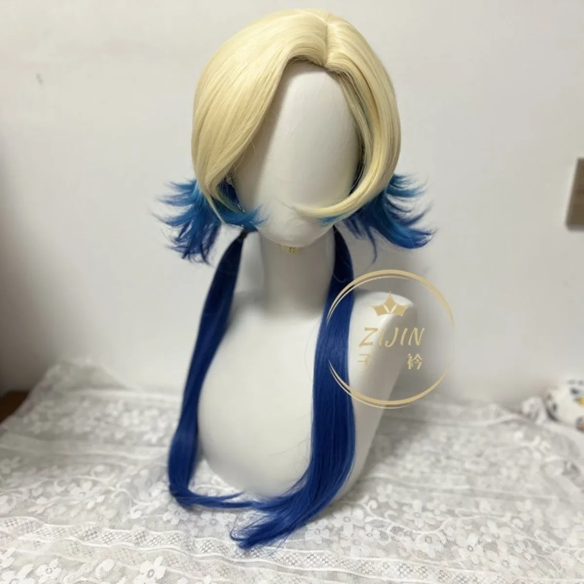 الأزرق قفل كايزر شعر مستعار تأثيري | فروة رأس واقعية مع لون متدرج نابض بالحياة، مظهر أنمي مميز #4