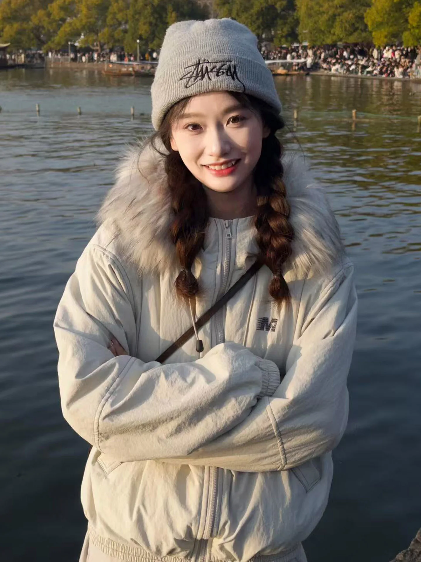 

Женская осенняя куртка-парка в байкерском стиле, универсальная, с трикотажными вставками, декорированная, приталенная, из биохлопка и овечьей кожи, OL