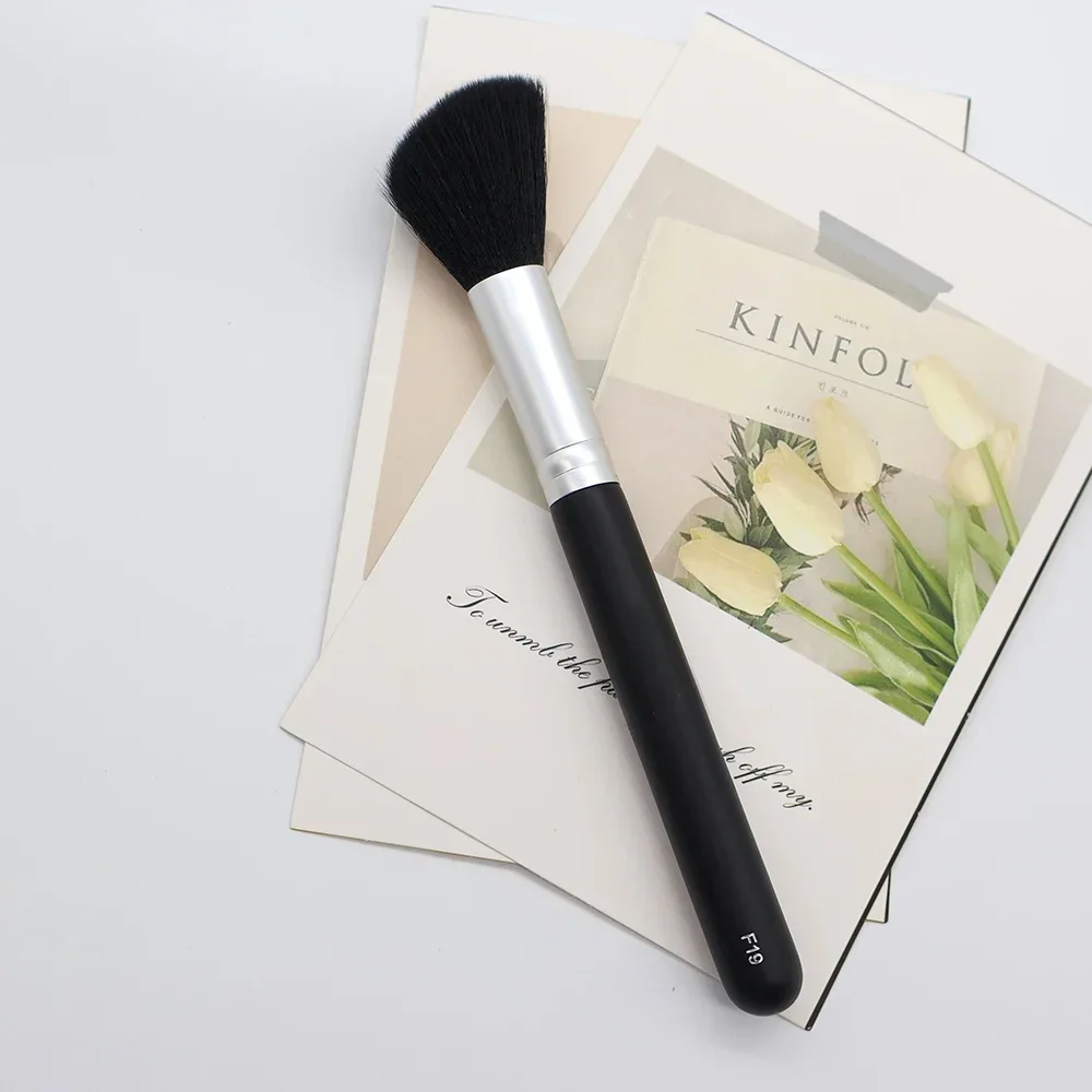 Pinceau de maquillage professionnel, 1 pièce, design classique en bois à tête diagonale, décoration de la forme du visage pour la fabrication