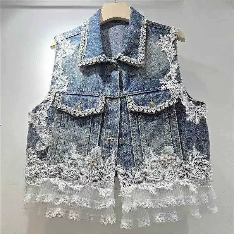 

Женский укороченный джинсовый жилет с цветочным кружевом и стразами, синий, весенний, свободный, повседневный, с отложным воротником, на одной пуговице, без рукавов, в ковбойском стиле