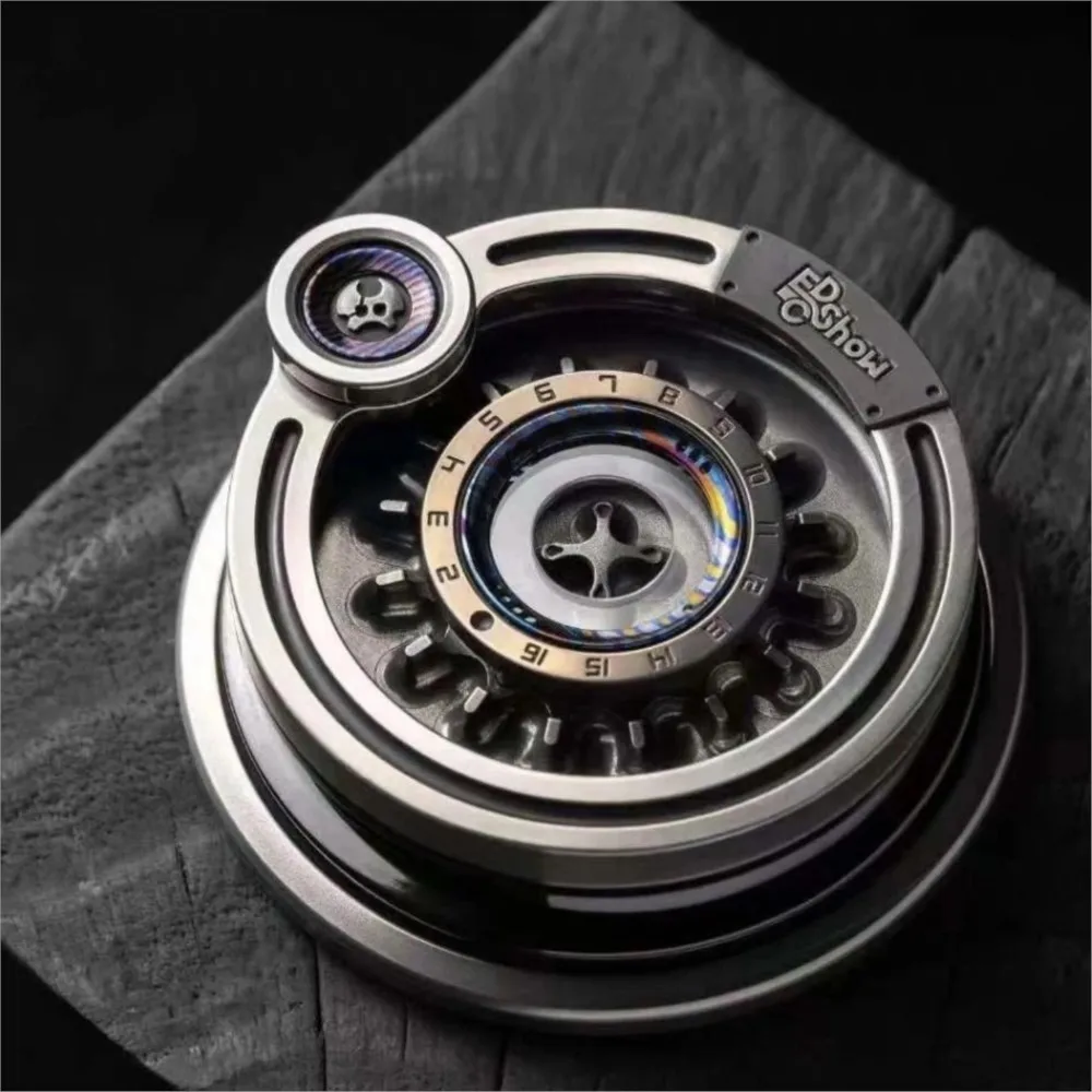 LAUTIE Carnival Mega Spinner Serie 2099 Edizione limitata EDC Show Zircuti Patch Accessori da scrivania per ufficio