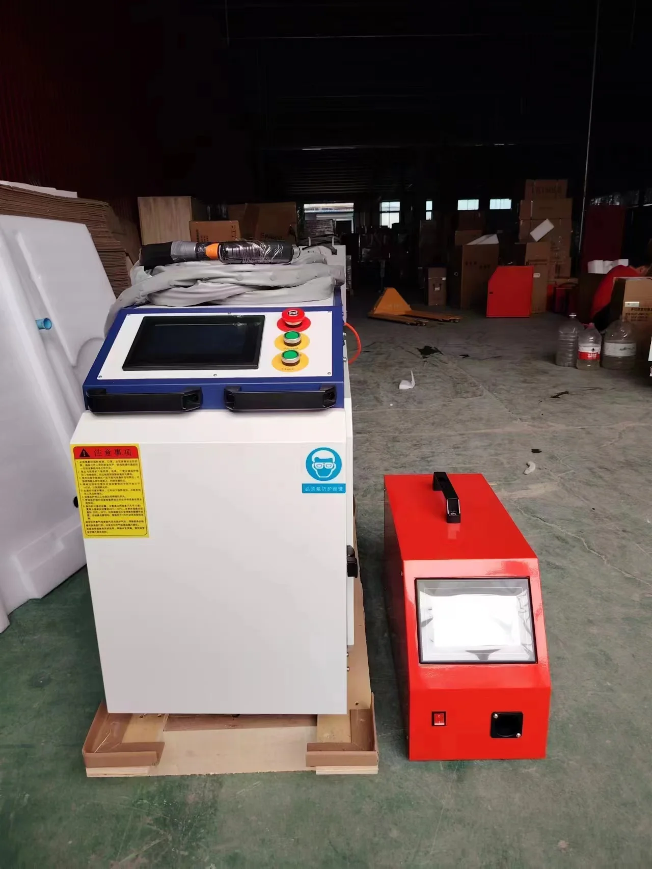 

1500W Laser Handheld Welding Machine with Wire Feeder Fiber Laser Water Cooling Raycus Laser Welders