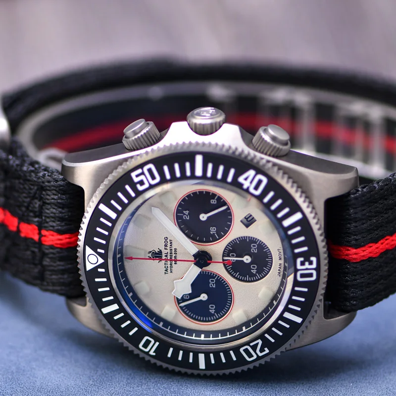 Tactical Frog FXD2 Men's Titanium Diving Watch 20ATM BGW9 Super Luminous Chronograph VS75B Solar-powered Quartz Movement Watch
