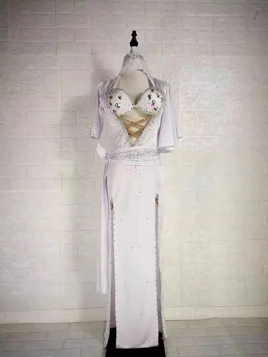 Bauchtanzkostüm für Damen, orientalisches Tanzoutfit, glänzendes Diamantkleid, traditionelle Bühnenkleidung, professionelles Wettkampfkleid. – Detail 7