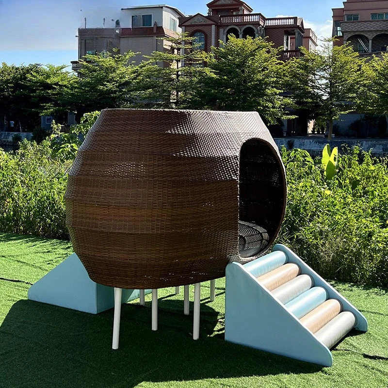 

Outdoor leisure creative circular bed outdoor scenic B & B villa Internet celebrity clock in bird's nest waterproof sunscreen