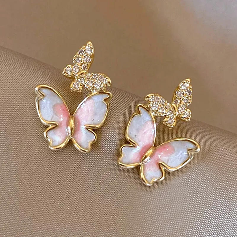 

Looking for earrings, come to Fuju elegant retro exotic earrings for women, forest style small fresh butterfly earrings