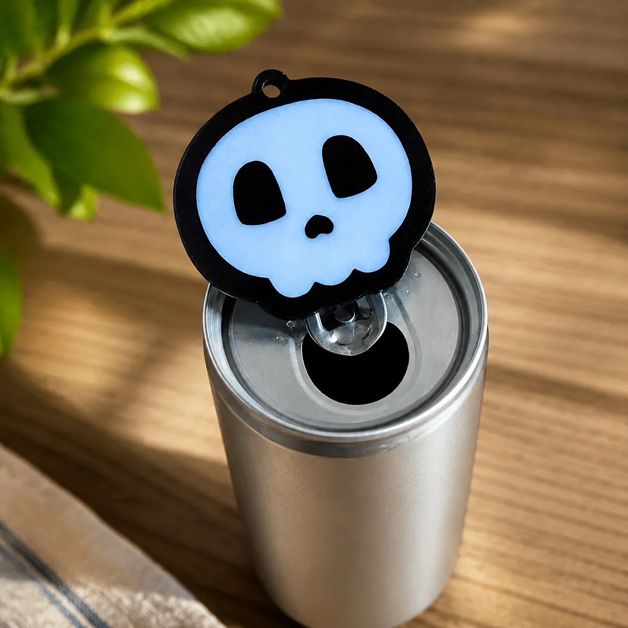 Skull-head beer can opener, Gothic-style unique beverage can opener, Halloween, back-to-school season,Christmas and holiday gift