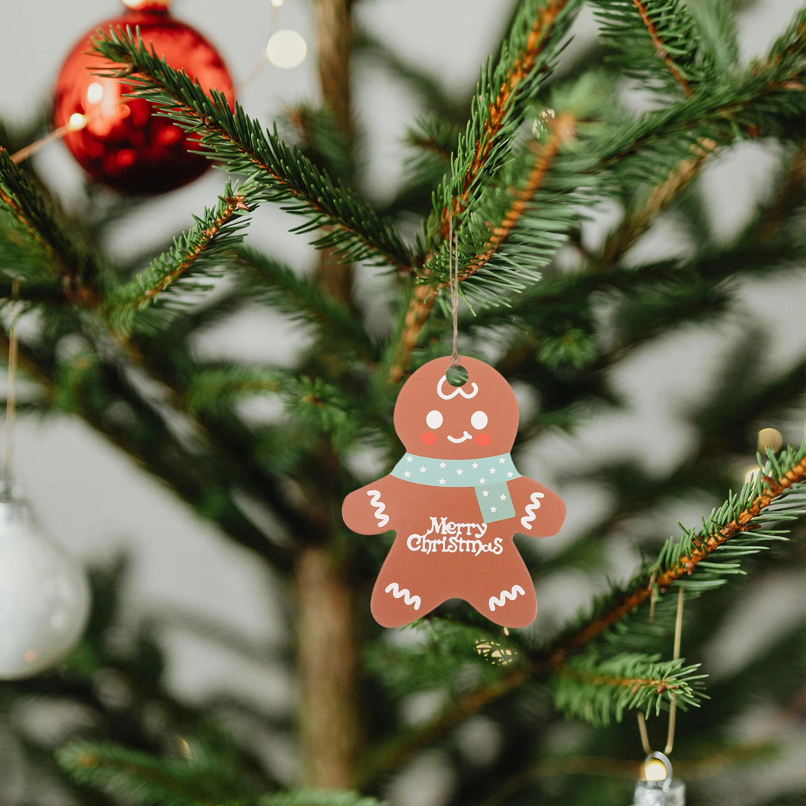 

50Pcs Gingerbread Man Christmas Tags Hanging Kraft Paper Durable Reusable Gift Label Xmas Present Wrap DIY Decoration