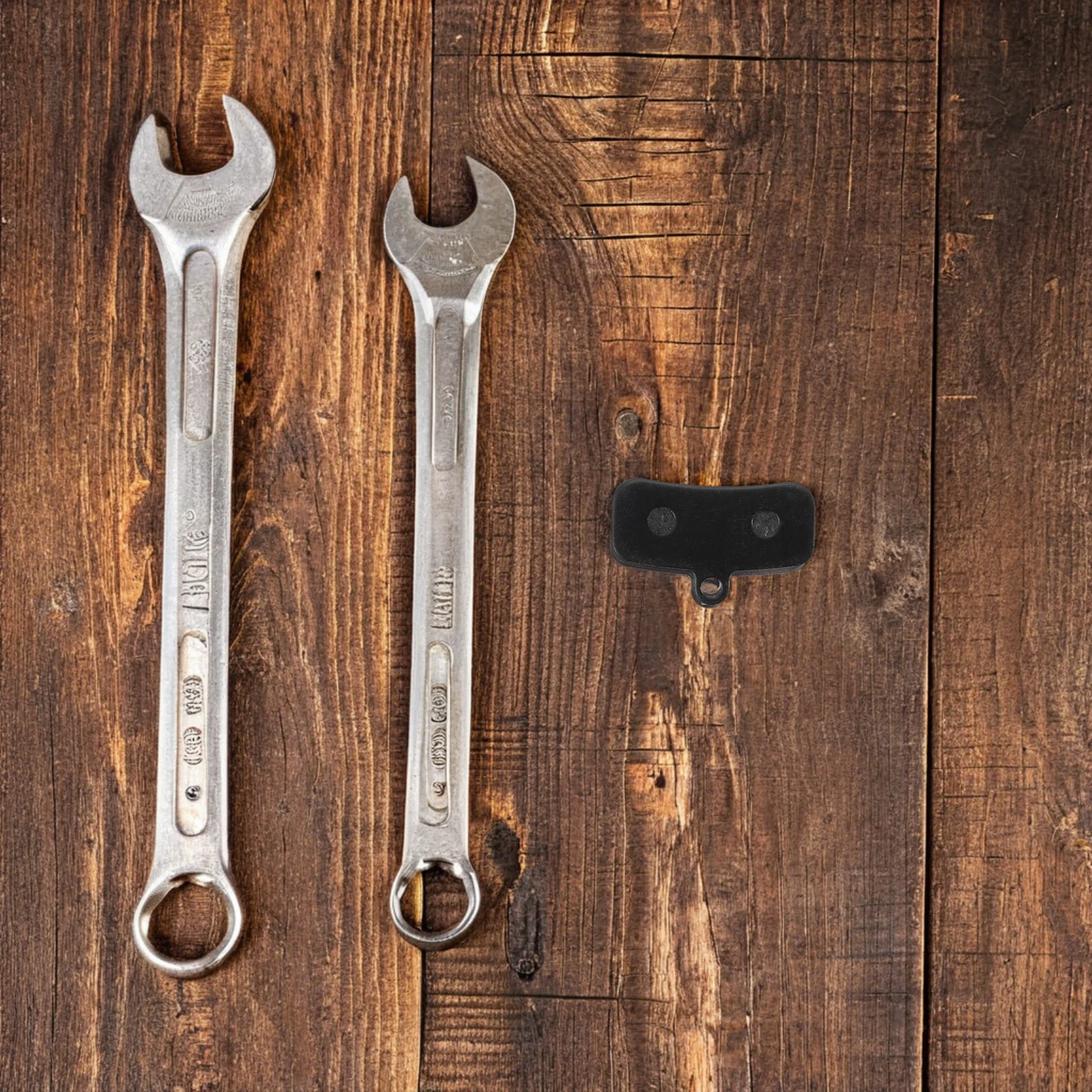 مجموعة وسادات فرامل الدراجة الجبلية مكونة من قطعتين من وسادات القرص الأمامية والخلفية المتينة لجميع الأحوال الجوية وأجزاء فرامل الدراجة البديلة