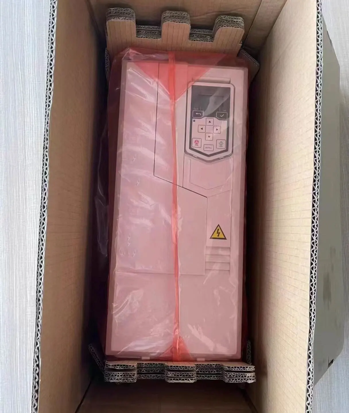 

Совершенно новый ACS530-01-033A-4 ACS530-01-039A-4 ACS530-01-046A-4 Гарантия один год