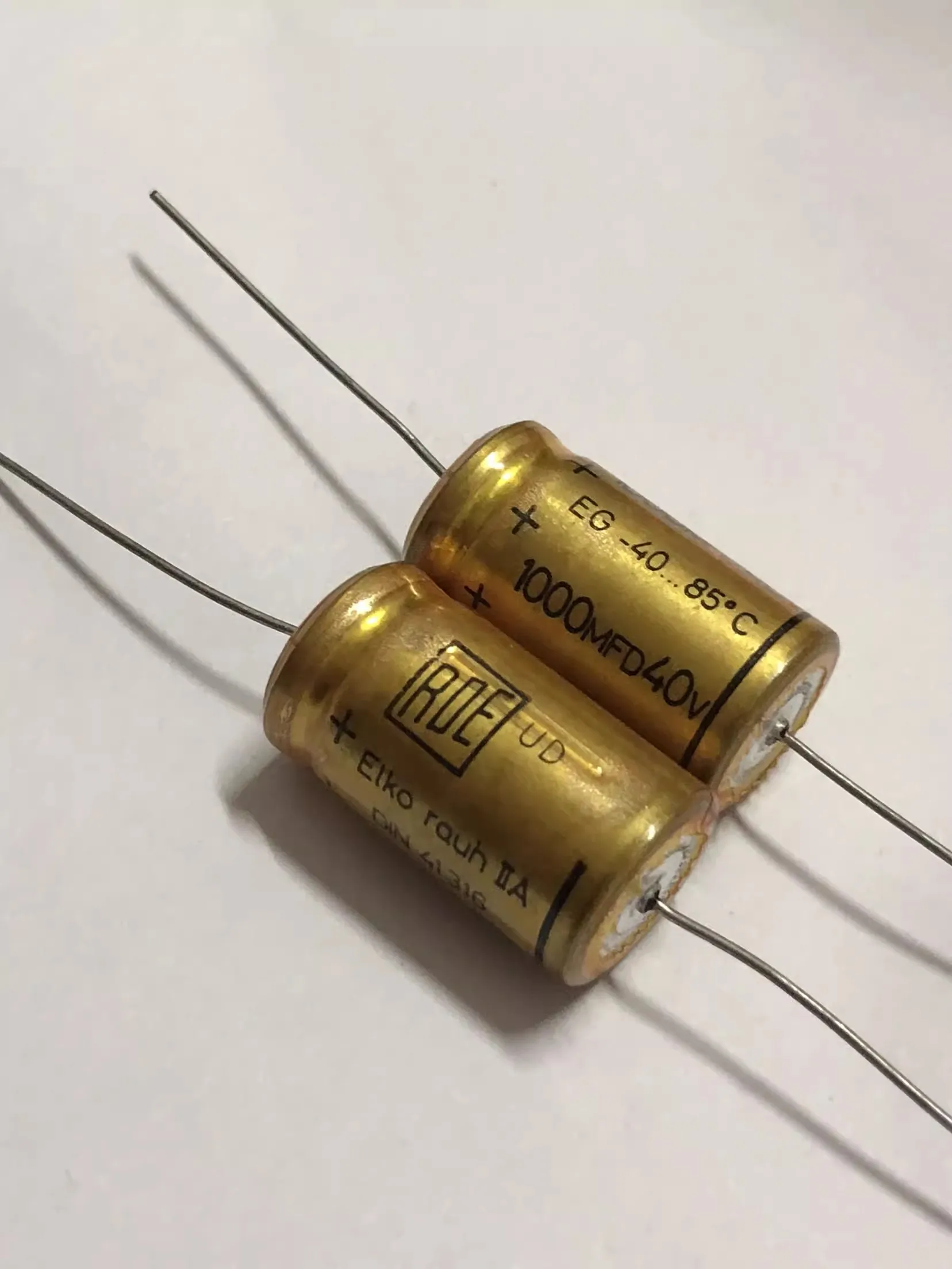 

2 шт./лот ROE 25v47uf 25V1000UF 40v1000uf 100V22UF позолоченная медная ножка цифровая мельница лихорадка аудио электролитический конденсатор