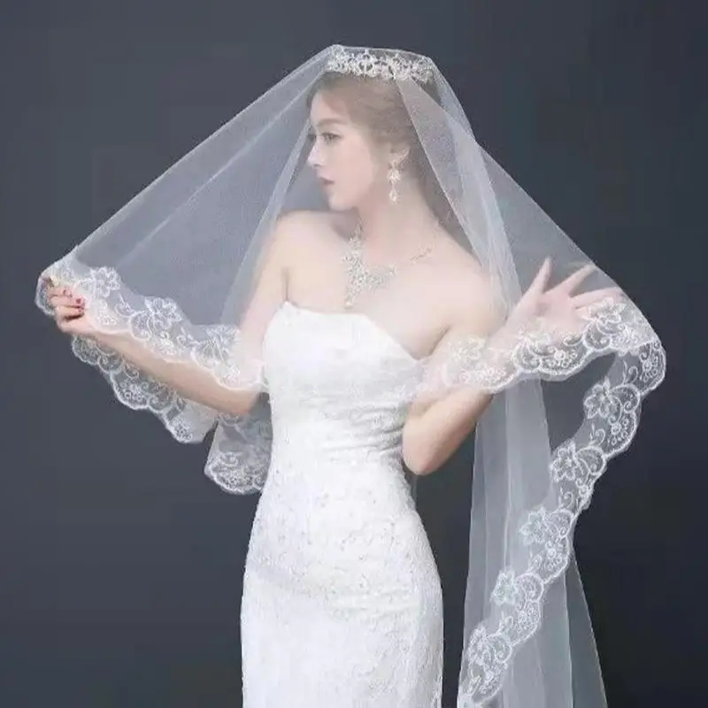 Kurzer Hochzeitsschleier für schlichte Hochzeitsaccessoires, einlagiger kurzer Spitzenschleier 1,35 x 1,1 Meter – Detail 6