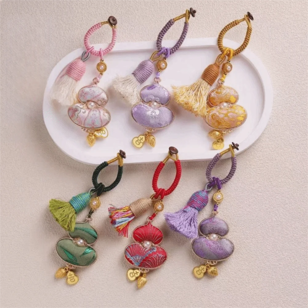 Handmade Brocade Gourd Pendant Good Luck Blessing Gourd Key-chain Traditional Chinese Style Woven Tassel Bag Pendant Gifts