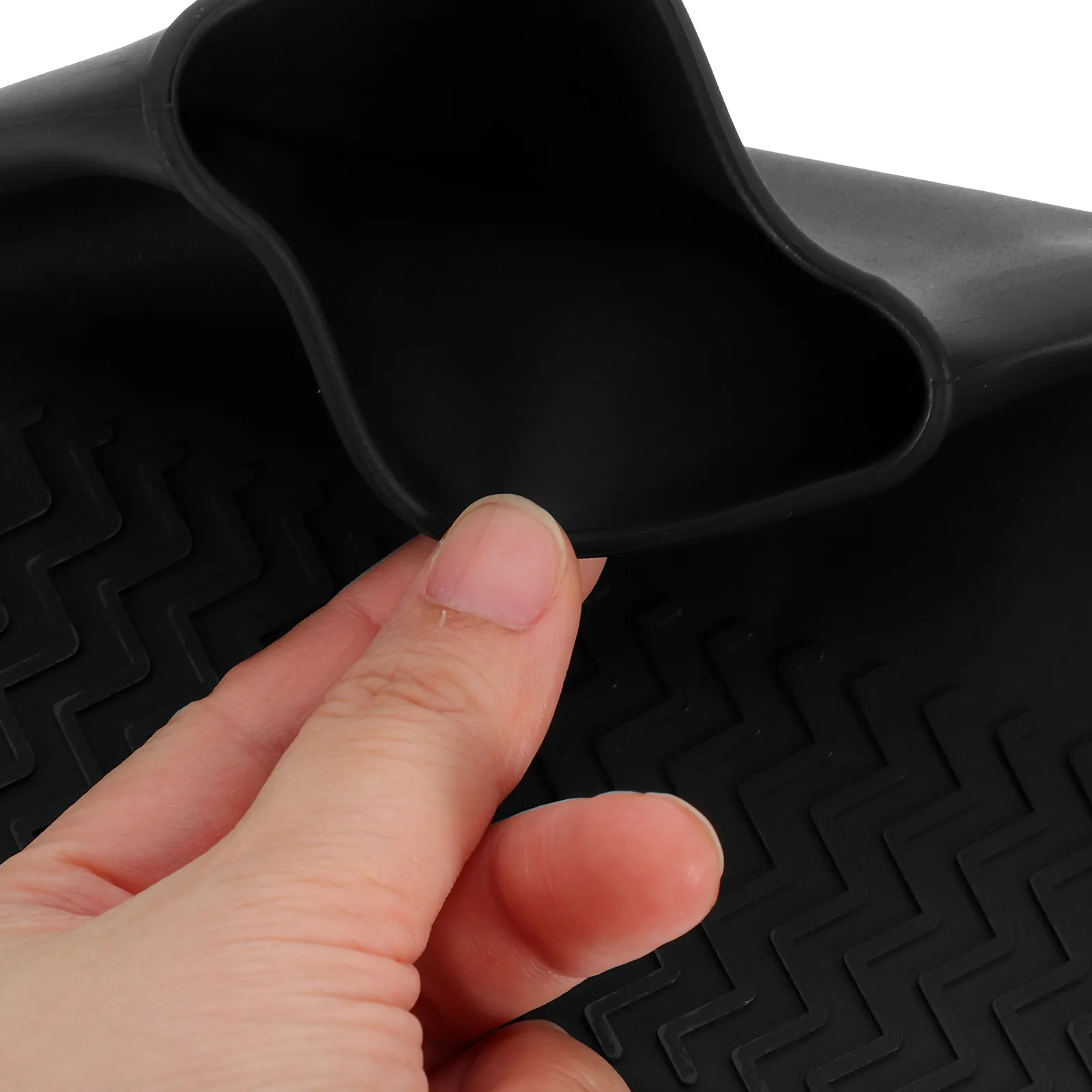 

Thickened Waterproof Anti-Slip Shoe Covers Rain Snow Mud Protection Overshoes Black 35-41 Yards Outdoor Travel Use