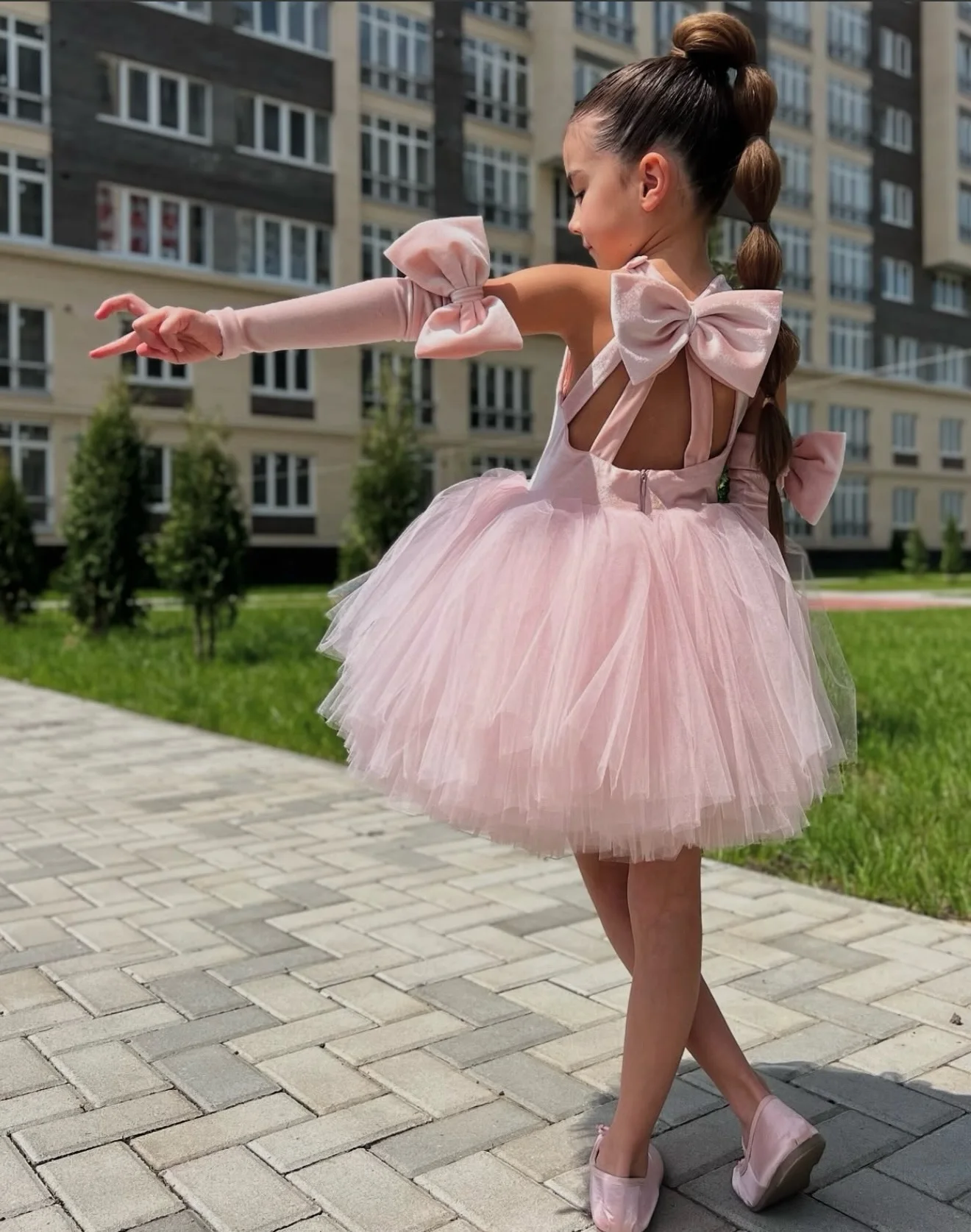abito-personalizzato-da-damigella-rosa-chiaro-per-bambine-vestito-da-cerimonia-con-collo-all'americana-e-guanti-abito-da-comunione-e-da-ballo