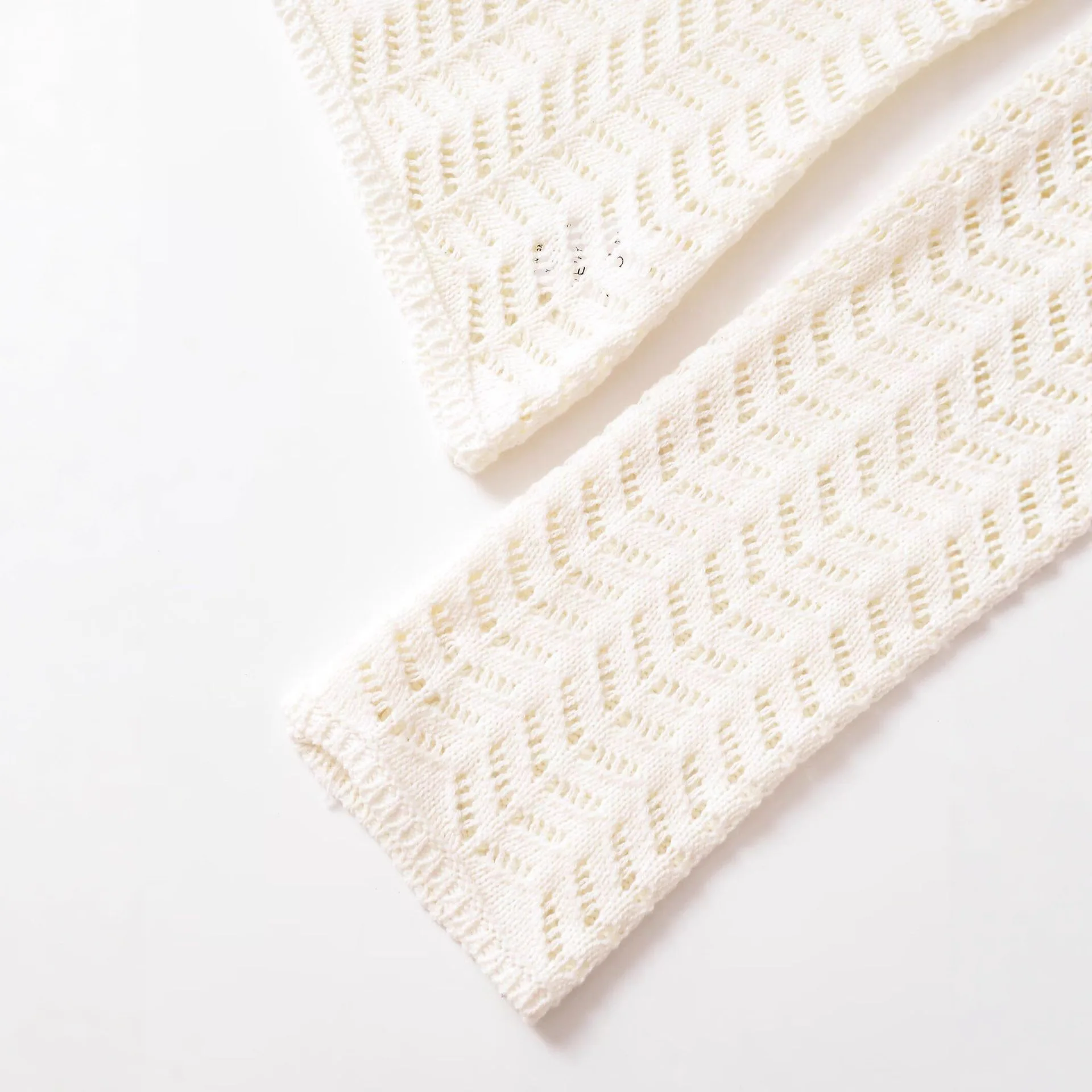 Atasan Rajut Wanita Lengan Panjang Model Longgar Berlubang Leher Bulat Gaya Sederhana Musim Gugur Tekstur Fashionable