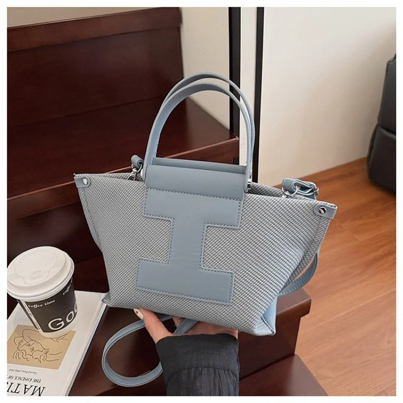 

Luxury Women's Shoulder Bag Made Of Premium Leather Featuring Paris Casual Elegant Look​