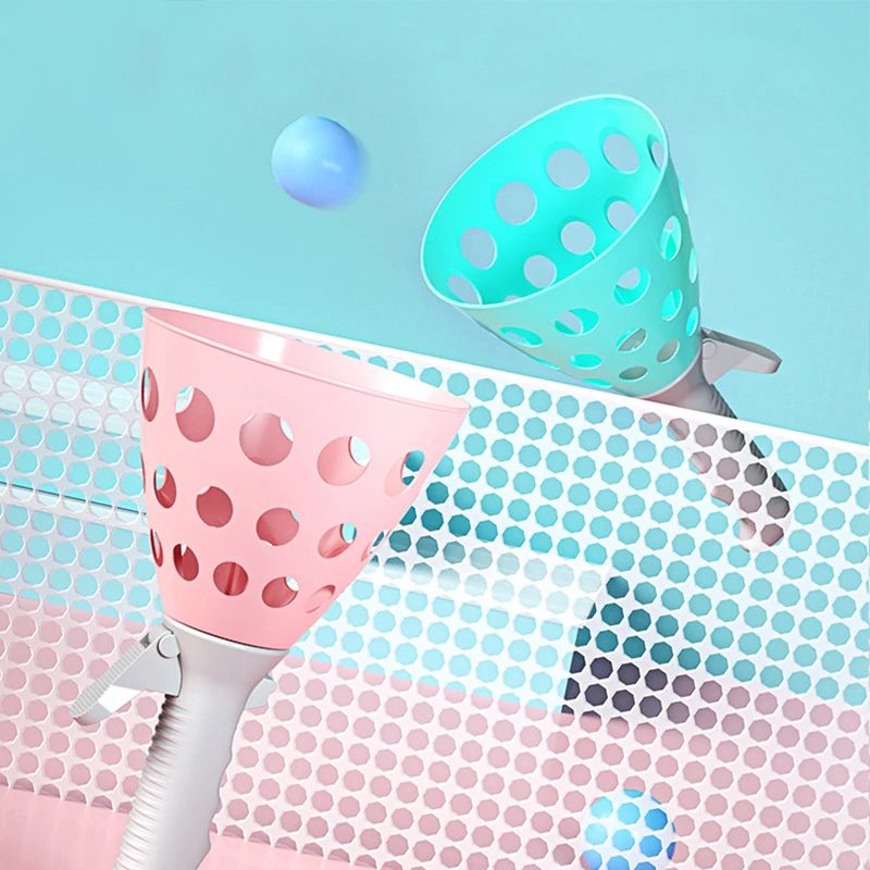 مجموعة ألعاب خارجية مشغولة بين الوالدين والطفل؛ التدريب على تحسس الكرة والدبابيس، لعبة طرد الكرة والالتقاط