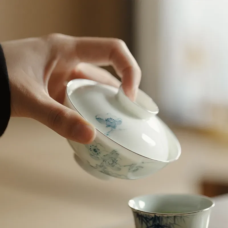 Handmade Blue and White Porcelain Gaiwan Underglaze Color Ceramic Tea Cup Ultra Thin Body Gold Rim Traditional Chinese