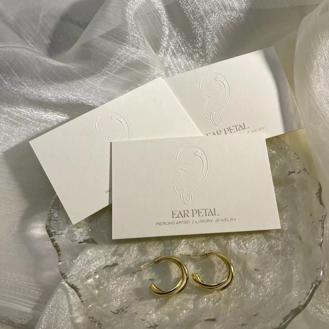 Luxury Customized Earrings Card with Embossed Logo - Premium Gift Card for After-Sales Wedding Invitations Beige paper Off white