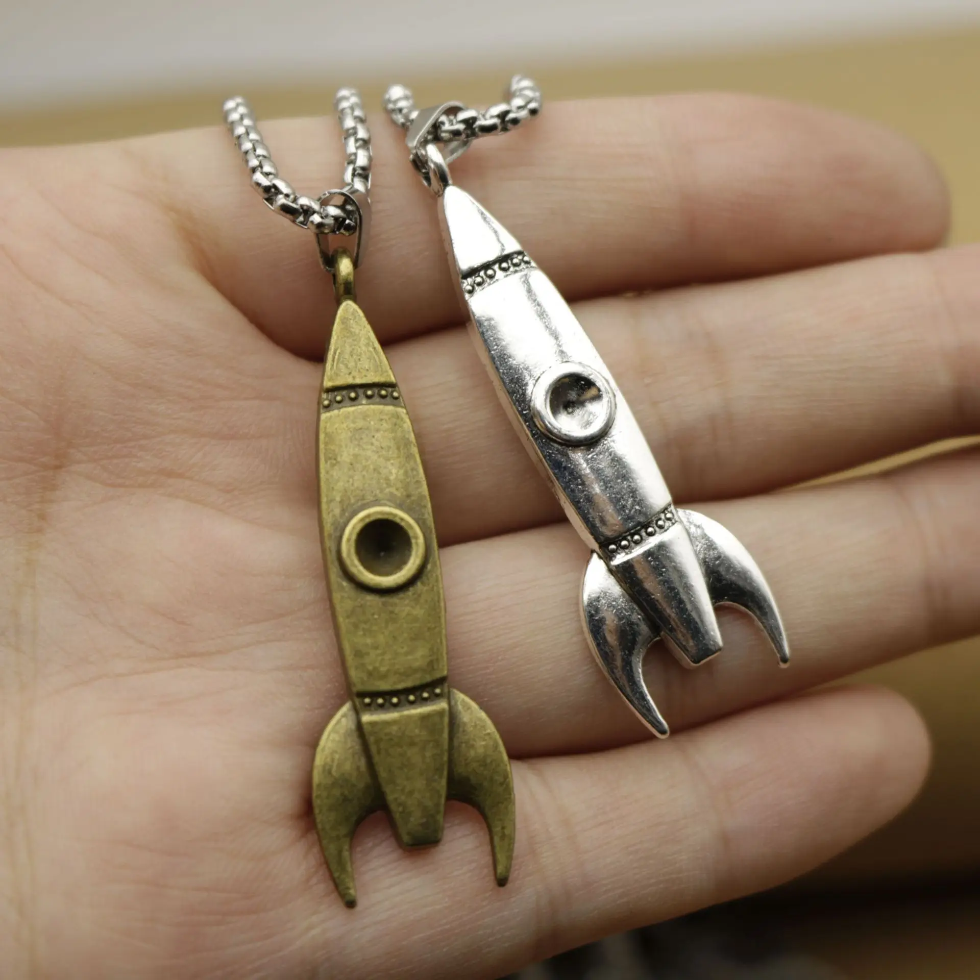 rocket necklace Fashion Cartoon Rocket Spaceship Pendant Men and Women Daily Jewelry Accessories Gifts