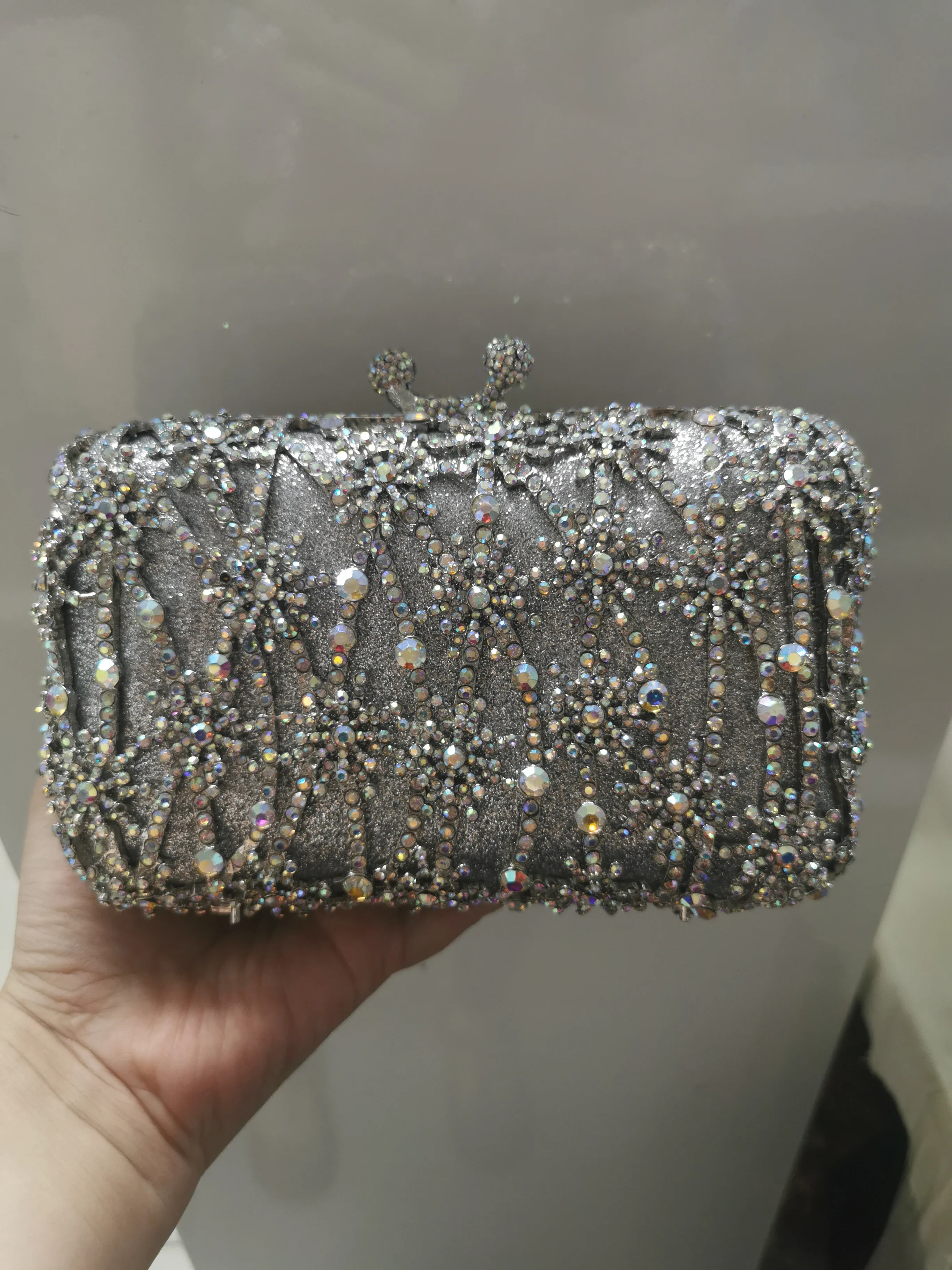 

Women Silver/Red Color Evening Bags and Clutches Flower Rhinestone Handbags Wedding Party Dinner Floral Minaudiere Purse