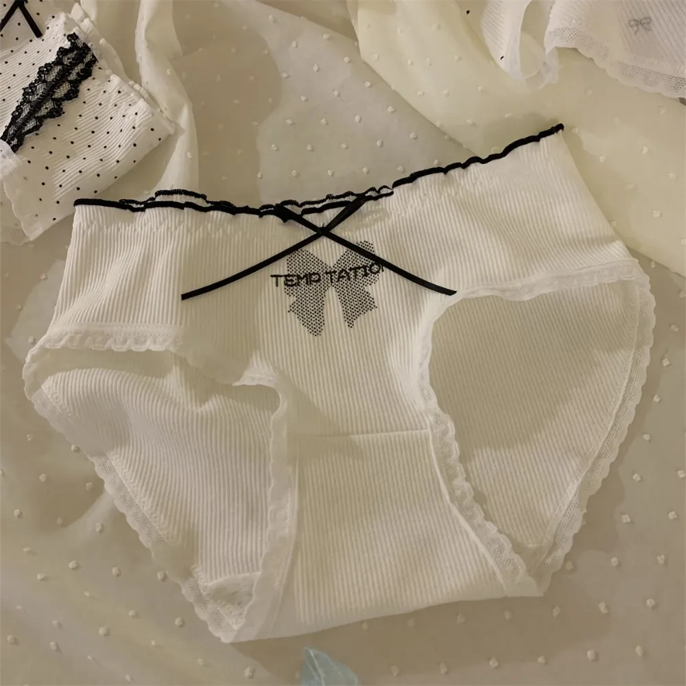 Niedliche Mid-Waist Unterwäsche für Damen: Rüschen-Streifen-Baumwollslips mit Punkten und Schleifen – Mädchen-Slips