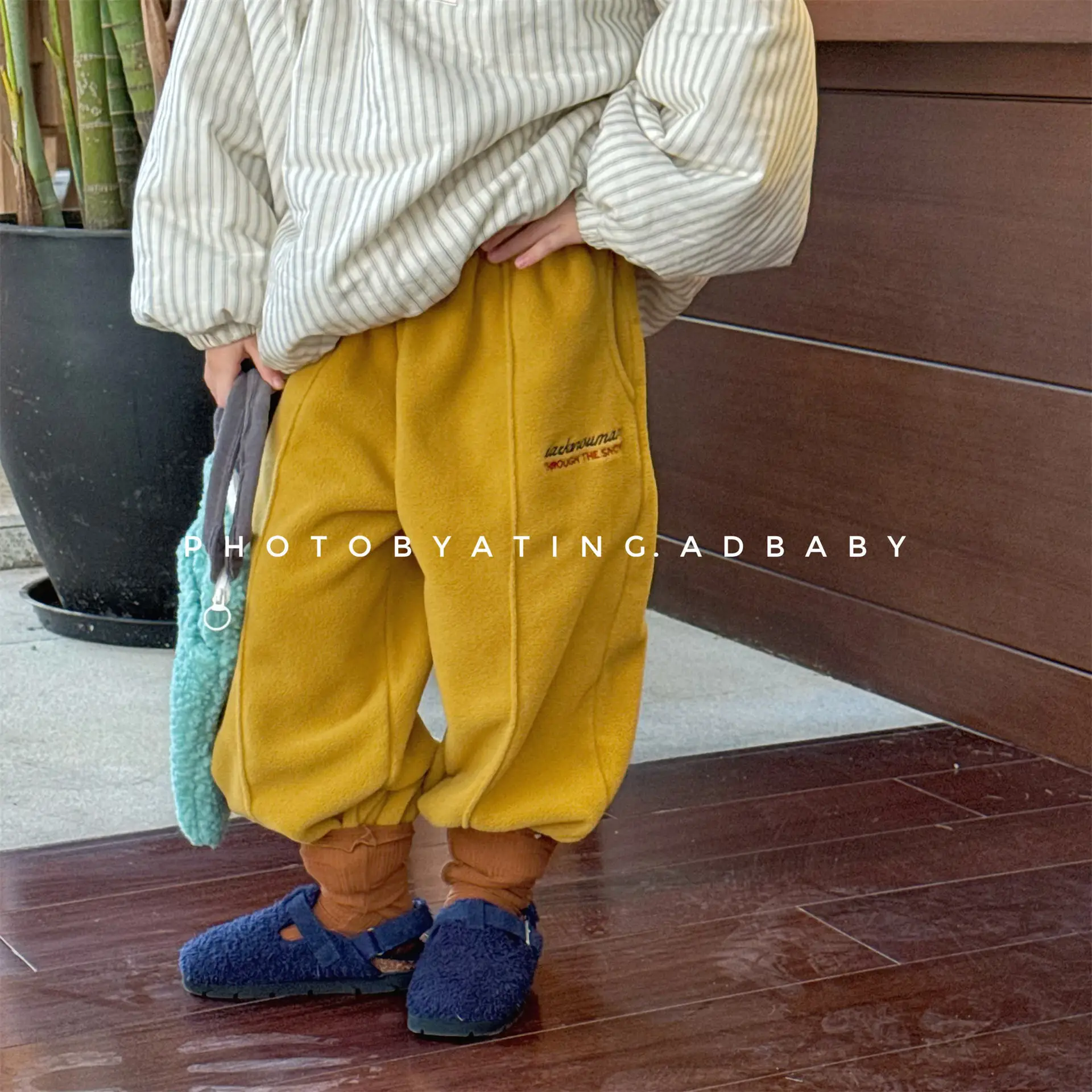 

2025 Winter New Children Fleece Trousers Boys Girls Letter Embroidery Harem Pants Plus Velvet Thick Kids Warm Casual Pants