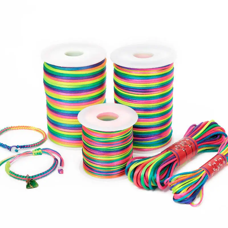 1,5~2,5 mm 20/100 m bunte, farbverlaufende Nylonschnur, geeignet für Schmuckherstellung, Perlenarbeiten und Weben, geeignet für Armbänder. – Detail 3