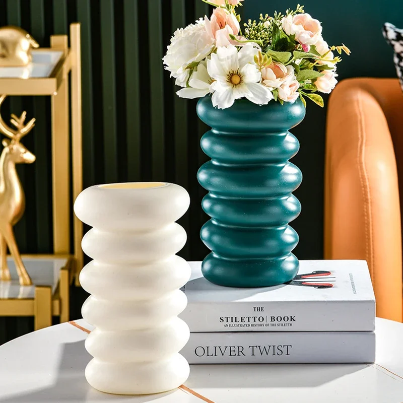 مزهرية زهور زخرفية حلزونية للزهور الاصطناعية، حاوية ترتيب زهور صناعية مبتكرة، وعاء زهور مزيف للمكتب، طاولة