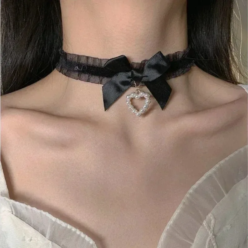 

Black White Lace Necklace Vintage Ribbon Bow Gothic Heart Pendant Collar for Women Girls Sweet Lolita Jewelry 2025 New Choker