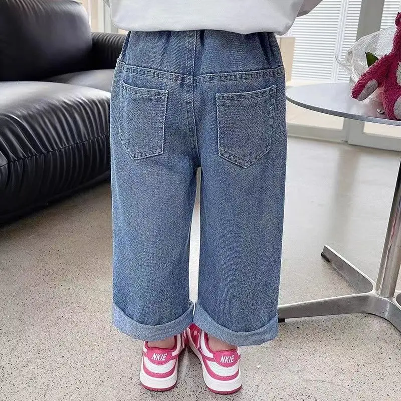 Little Girl Jeans Spring And Autumn 2023 New Girl Wide Leg Fashionable Baby Strawberry Bear Denim Straight Leg Pants Kids