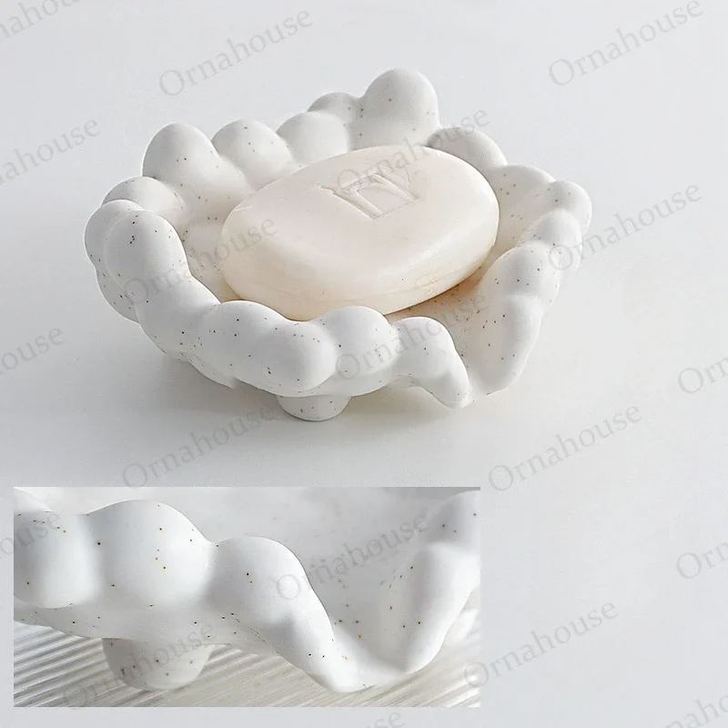 Ceramic Soap Box Cute Cloud Soap Box No Water Accumulation in The Bathroom Draining Soap Dish Creative Storage Rack