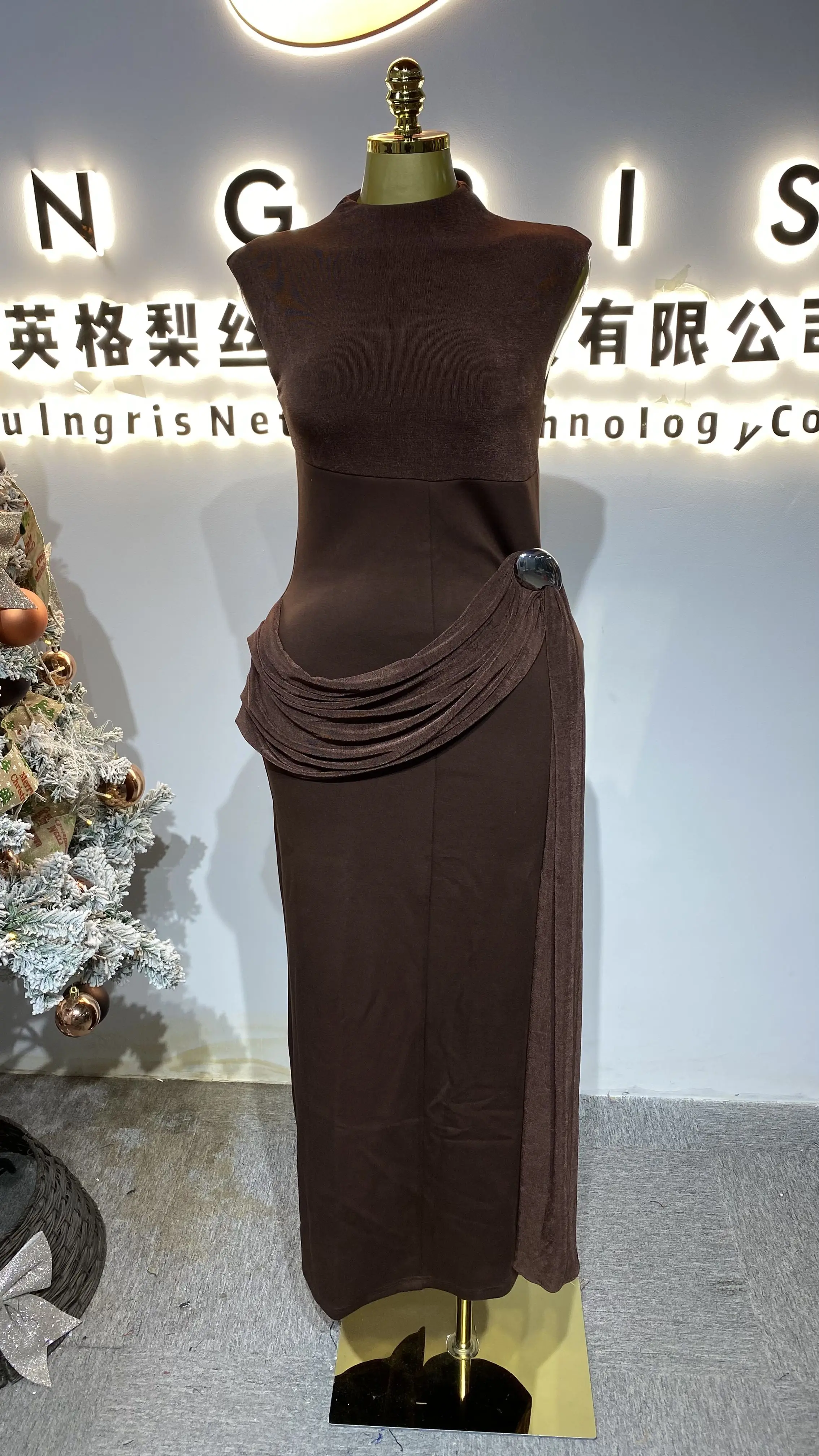 

Luxurious evening gown, women's shimmering one-shoulder draped corset long dress, elegant brown formal party dress.-GZXX397