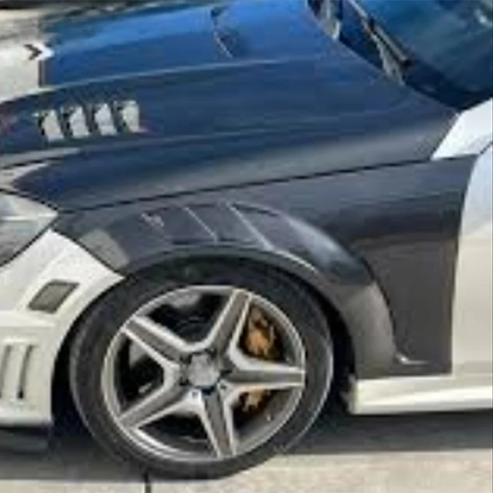 

Sporty-Vented FORMercedes W204 C63 4Dr 08-14 ADL Style Front Fender Carbon Fiber