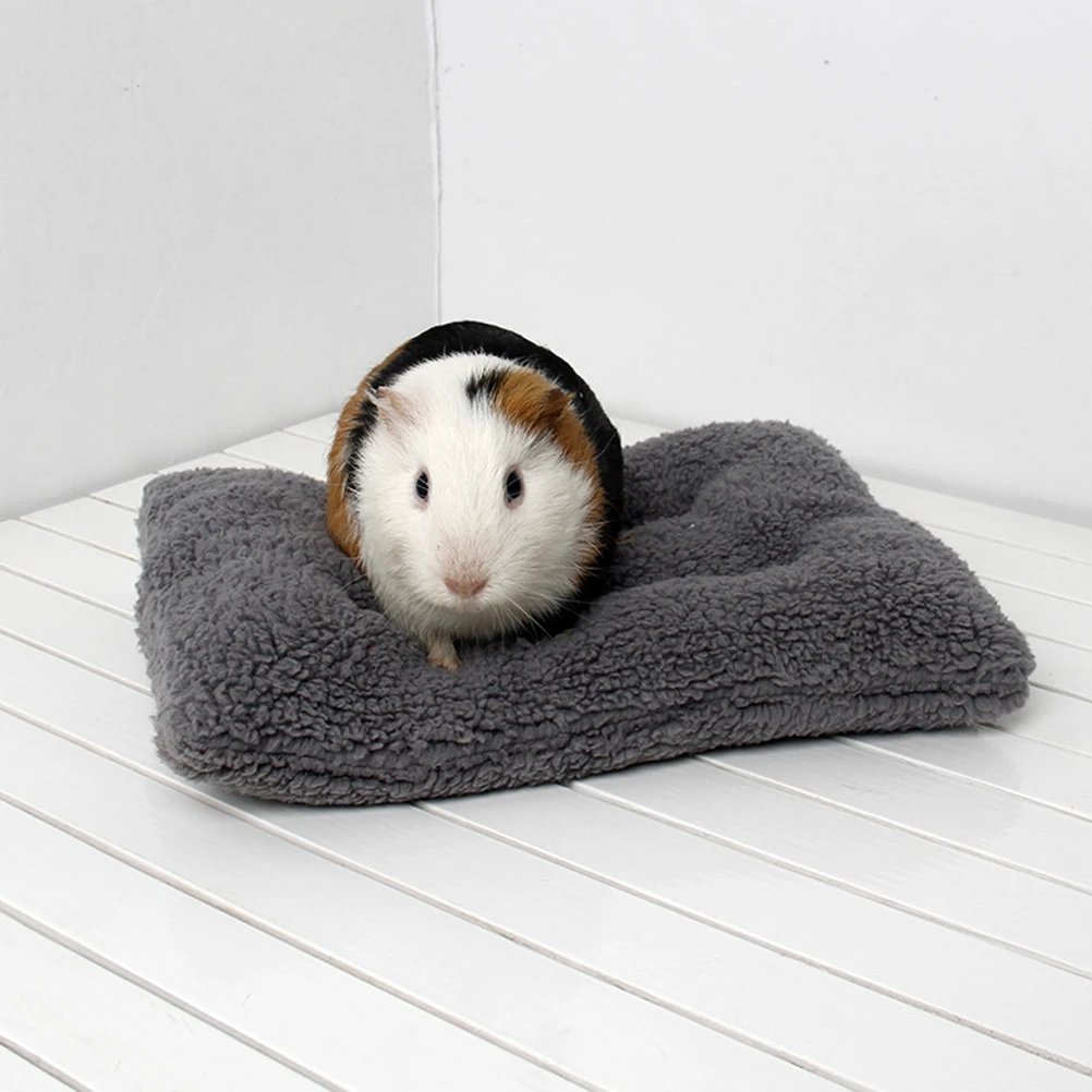 

Small Animal House Soft Fleece Guinea Pig Hamster Bed Machine Washable Pet Mat Small Animal Accessories Warm Comfortable Nest