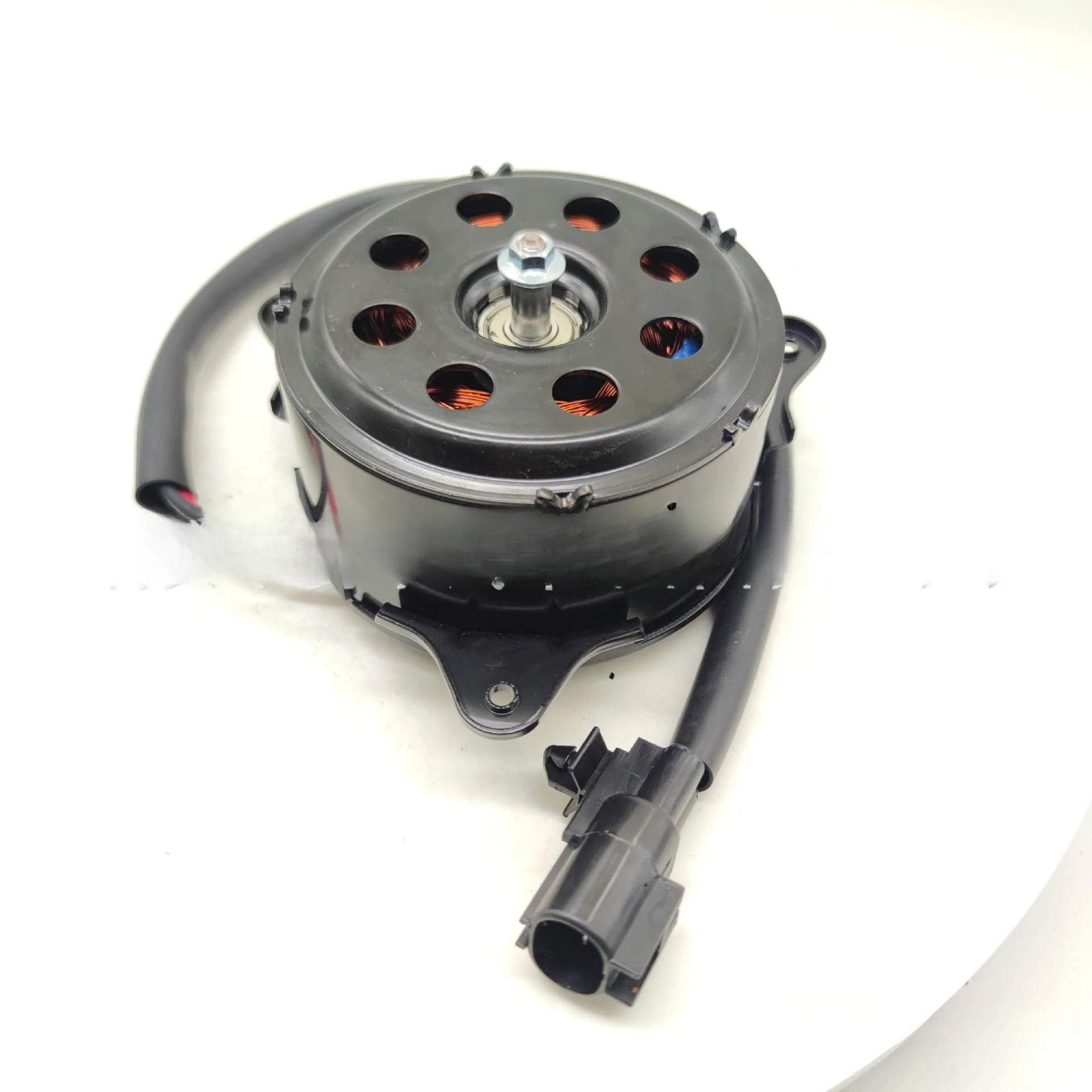 moteur-de-ventilateur-de-refroidissement-de-pieces-automobiles-25386-i7160