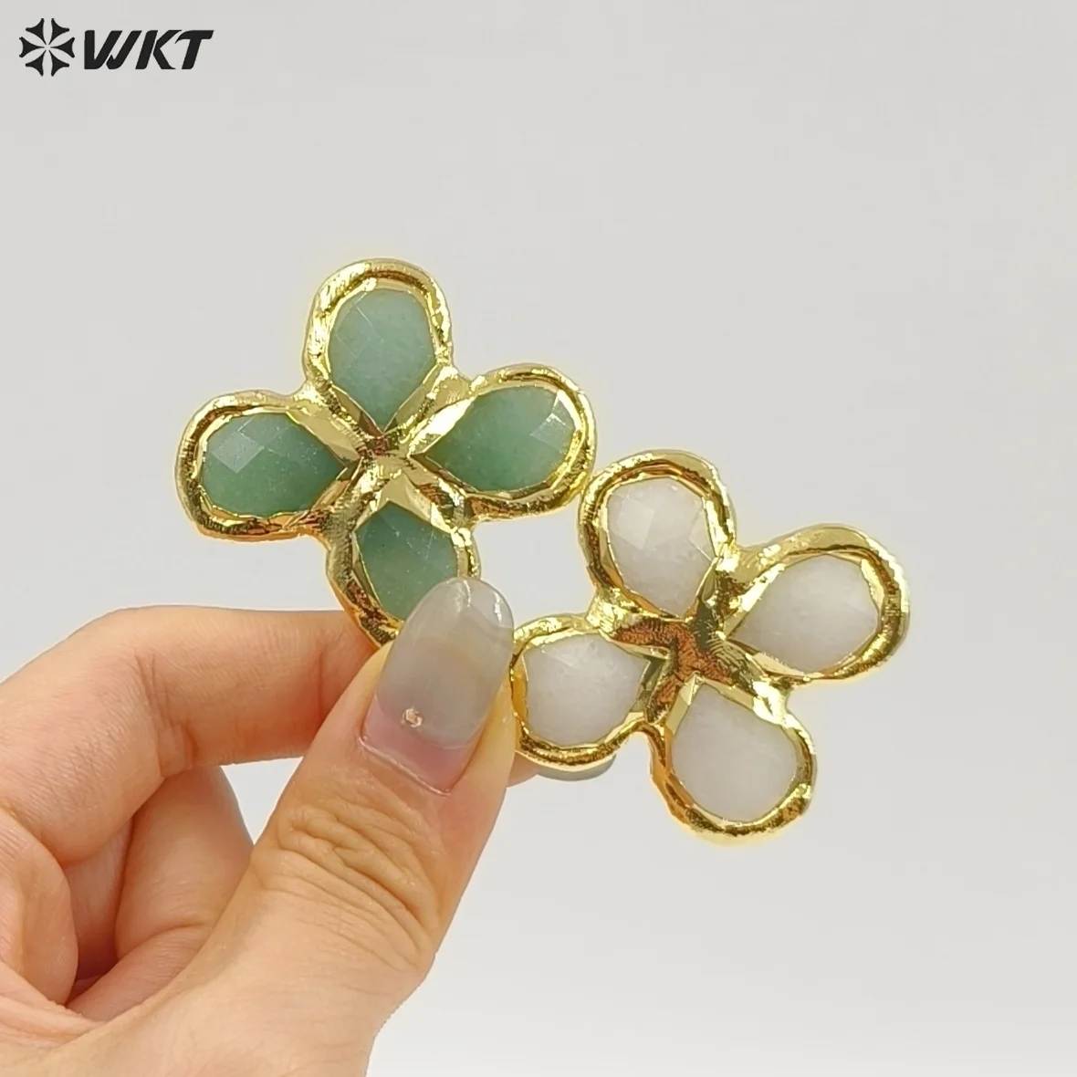 

WT-P2055 Яркий красивый драгоценный камень в форме четырехлистного клевера и позолоченный кулон 18 карат, прозрачный тонкий гладкий камень, кварцевые фурнитура